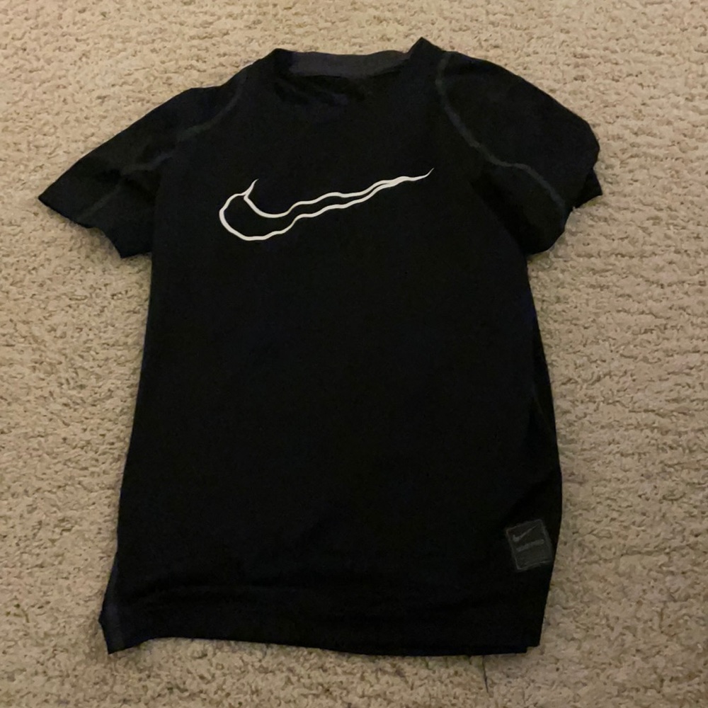 tight Nike boys medium shirt